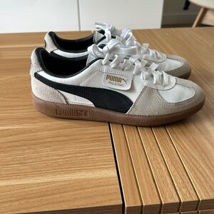 Women’s Puma Palermo size 8.5.